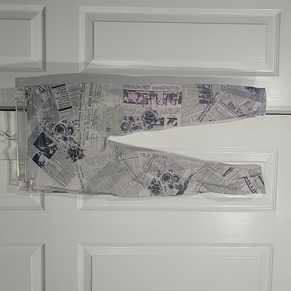 Leggings, newspaper design - Picture 4 of 4